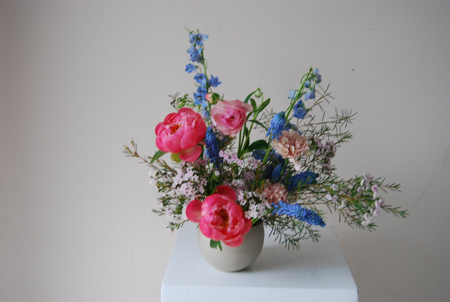 Ceramic vase arrangement | Pop of colour