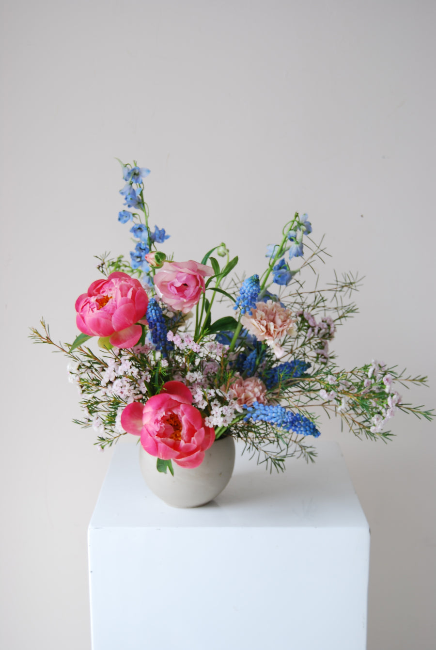 Ceramic vase arrangement | Pop of colour