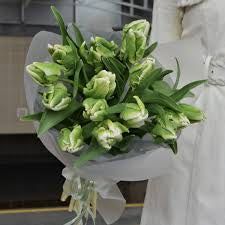 White Parrot tulips | BY 10 STEMS